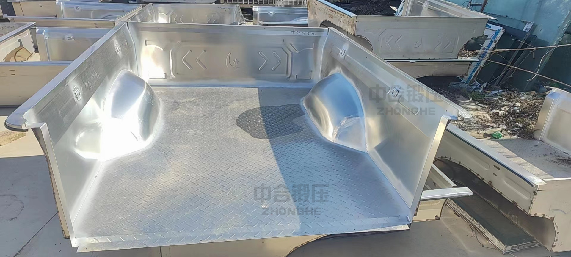 皮卡車廂板生產(chǎn)設(shè)備_630噸液壓機_型材壓制成型油壓機