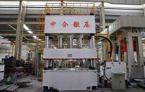1000噸三梁四柱液壓機(jī)（特點(diǎn)、參數(shù)、應(yīng)用）